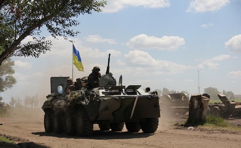 В Донецкой области подорвался БТР с украинскими военными. Есть раненые