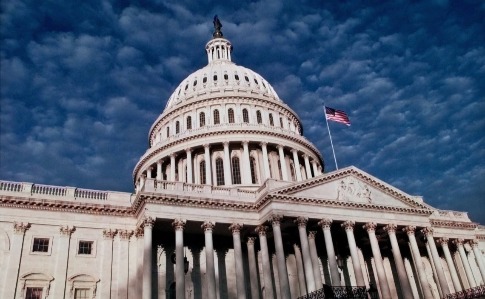 Сенат США утвердил пакет помощи на $2 триллиона из-за пандемии