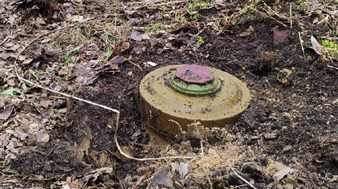 Civilians blown up by landmines in three oblasts in one day