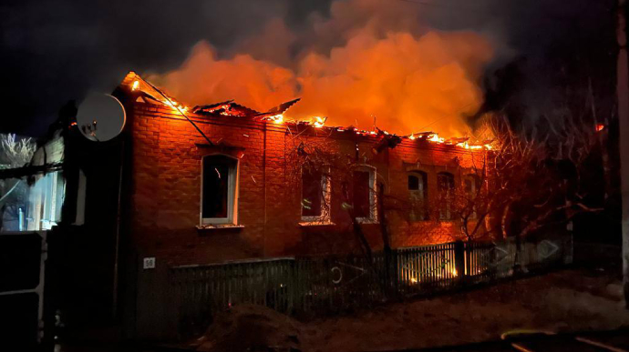 Russian forces attack Kupiansk, causing fires, killing a man and damaging maternity hospital