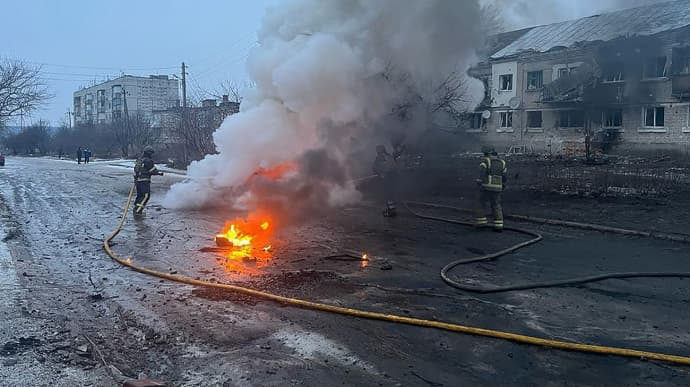 Russians strike Kharkiv Oblast, damaging business premises and petrol station, many without power