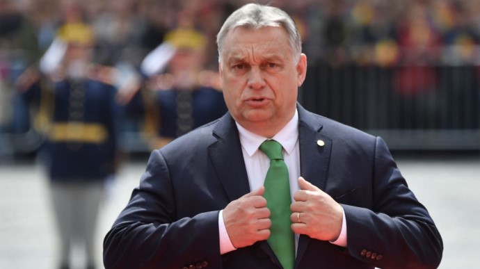 Орбан назвав ідіотами тих, хто вважає його расистом