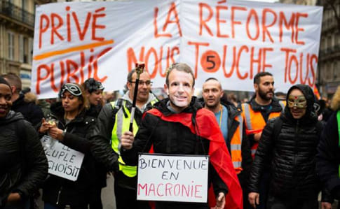 Уряд Франції пропонує профспілкам поступки, щоб закінчити тривалий страйк