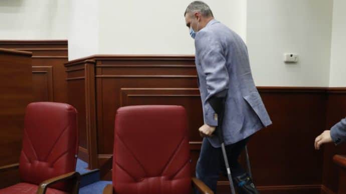 Кличко рассказал в Киевсовете, что гонял вандалов – и теперь может накостылять