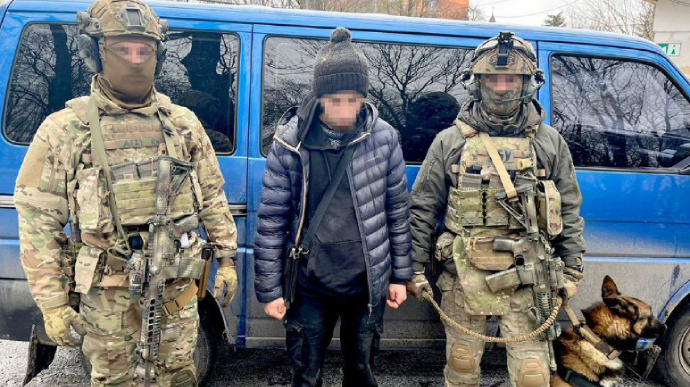 Зливав ворогу дані про підстанції на заході України: СБУ затримала 20-річного зрадника