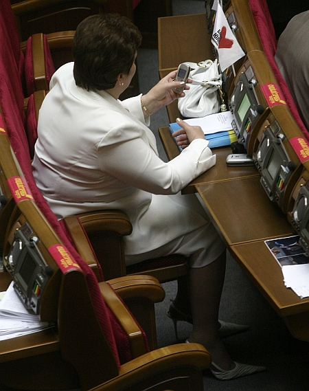 Семенюк працює в дві руки - і в ФМД, і в парламенті