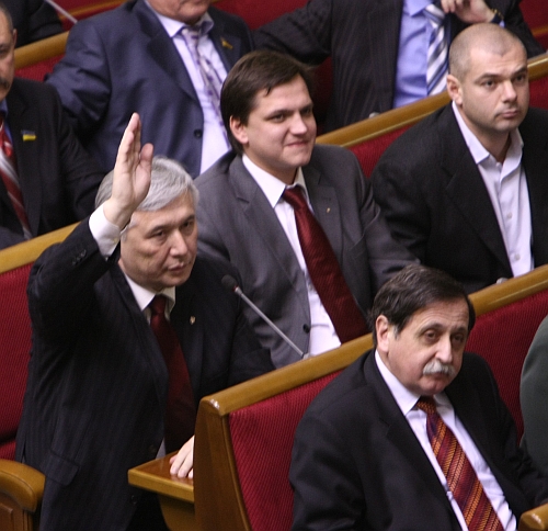 Єхануров проголосував за Тимошенко. Фото Дмитра Амідова